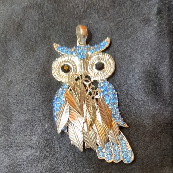 Jewelry - Owl Rhinestone Pendant